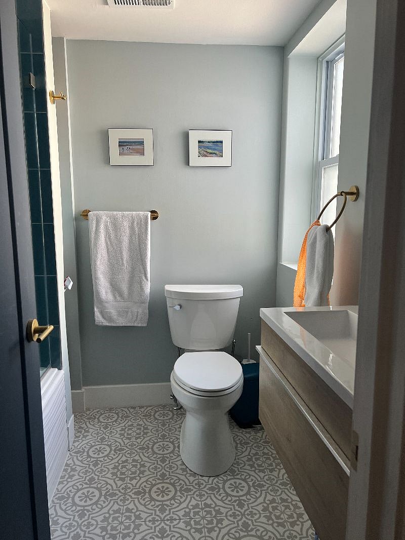 2nd floor bathroom, for your private use