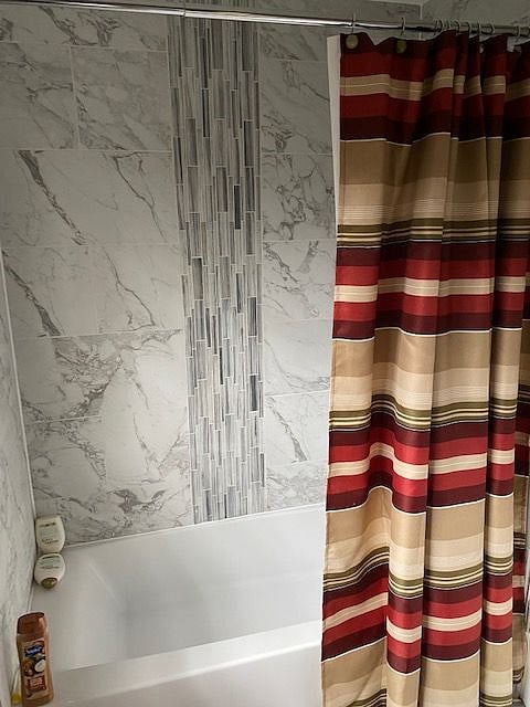 Private bath pic 2