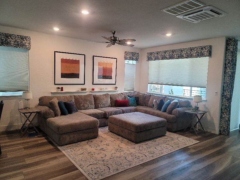 Spacious and cozy living room w/flat screen smart TV