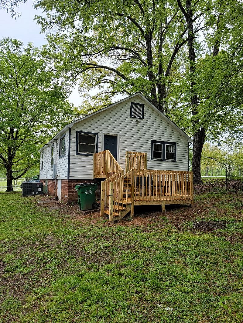 Split level back deck