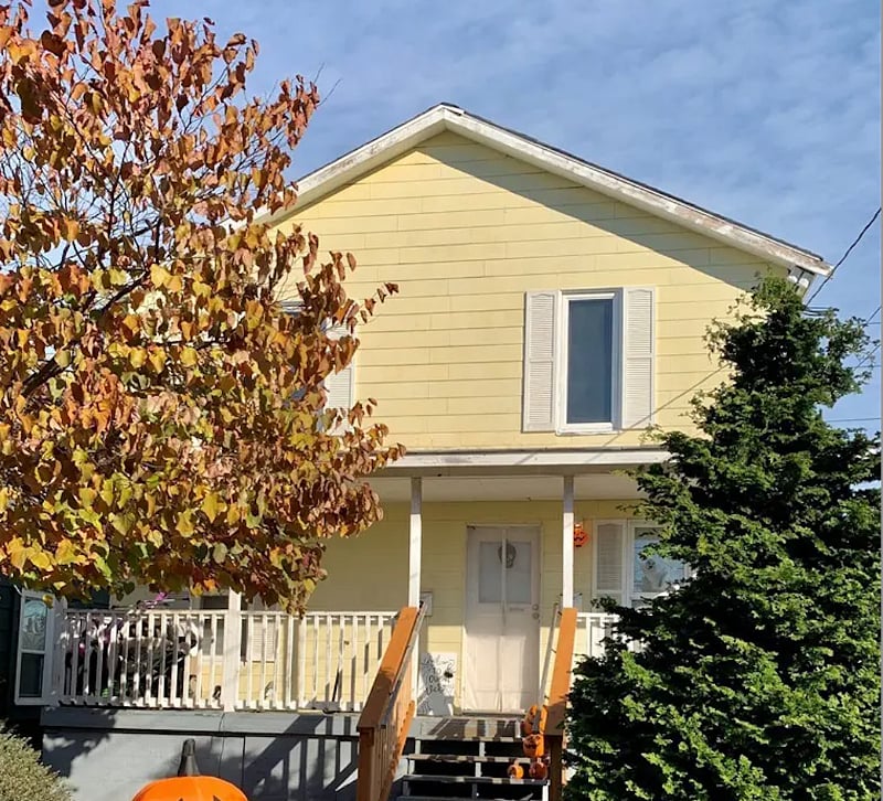 Front of house (view from street).