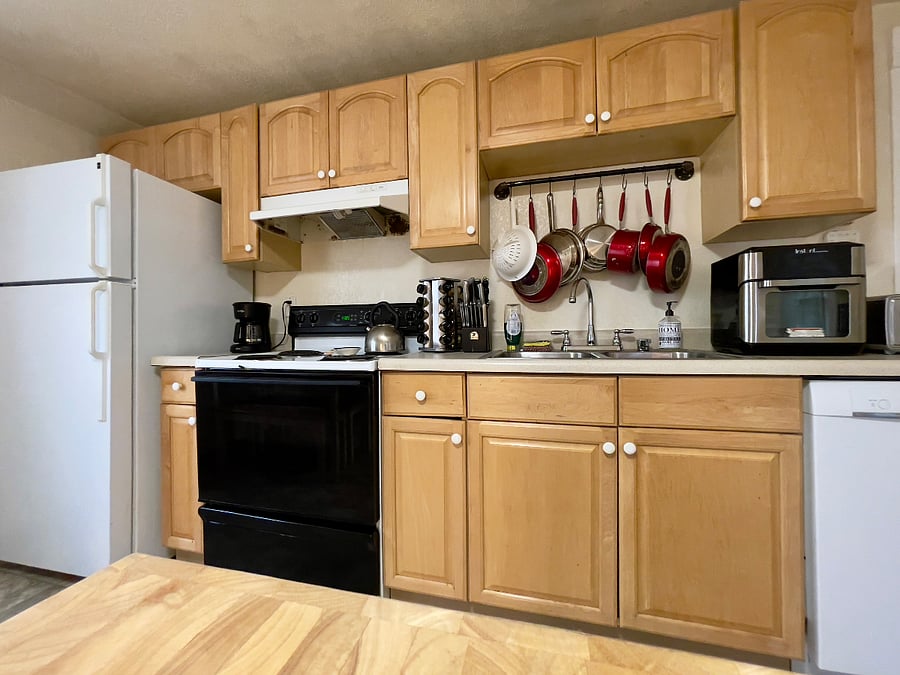 Kitchen includes a Bosch dishwasher, air-fryer, and other useful amenities.