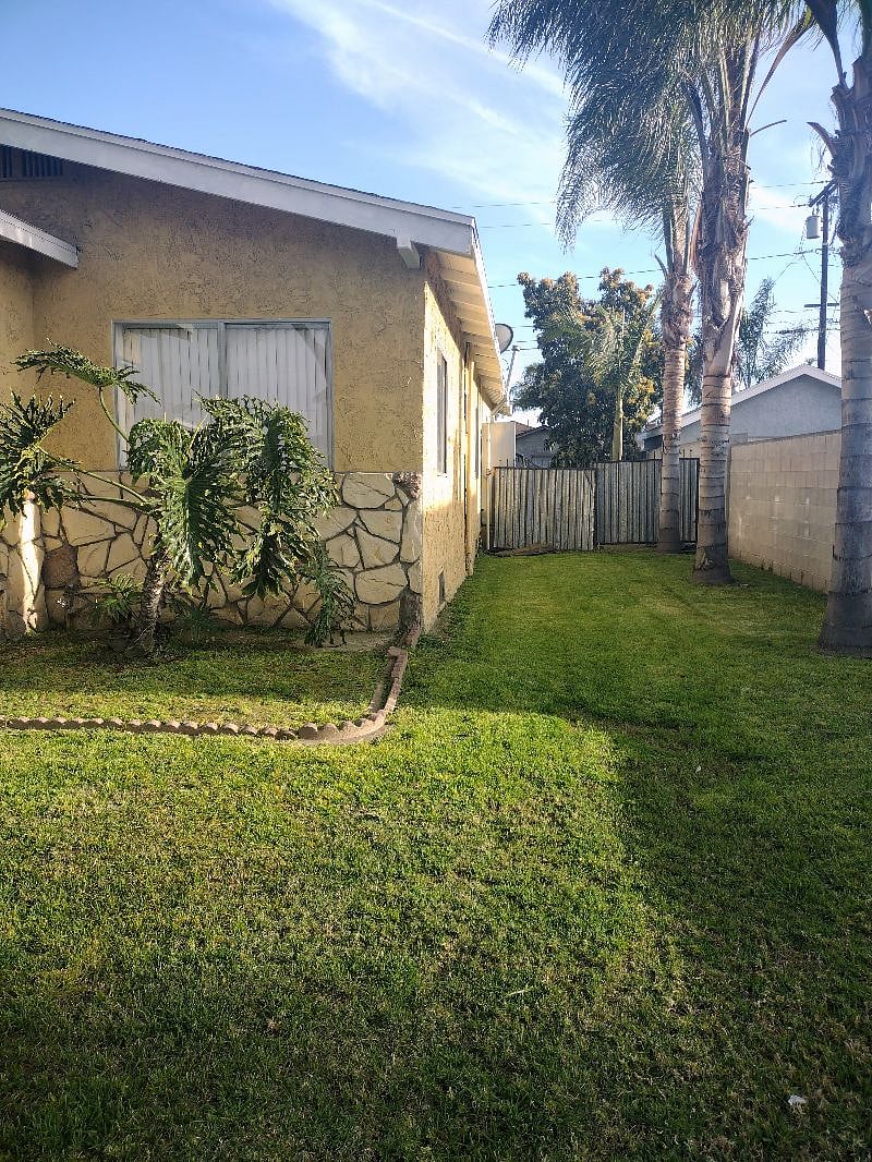 Right side of the House 