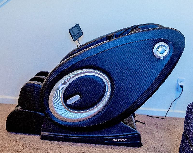 Side view- Free full body massage chair