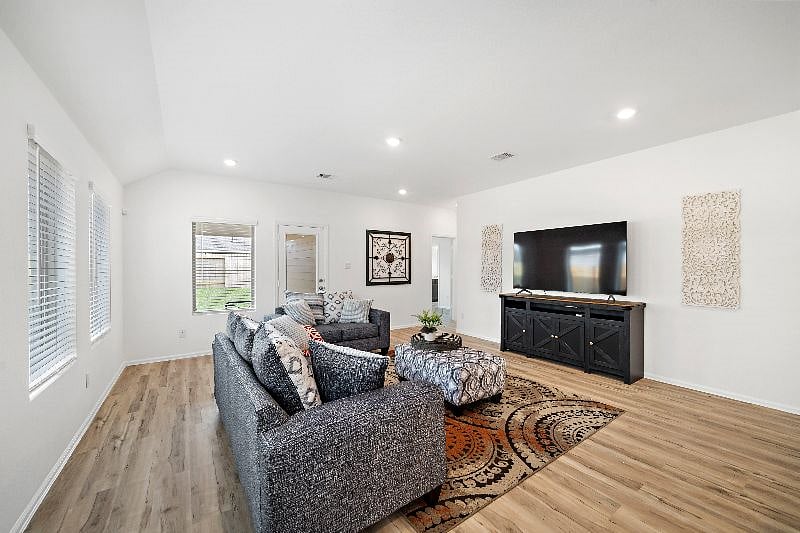 Furnished Finder property 511272_1 photo 14