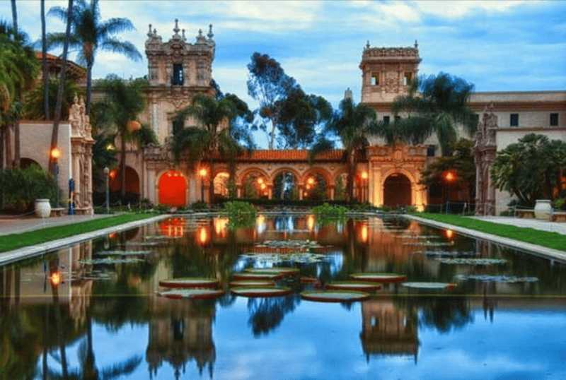 Balboa Park and San Diego Zoo are a couple of blocks away. All of San Diego's beautiful beaches as well as downtown are a short drive away. Restaurants and coffee shops abound and there is a grocery store just 1 block away