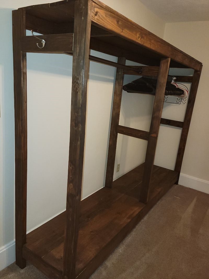 2nd bedroom extra closet