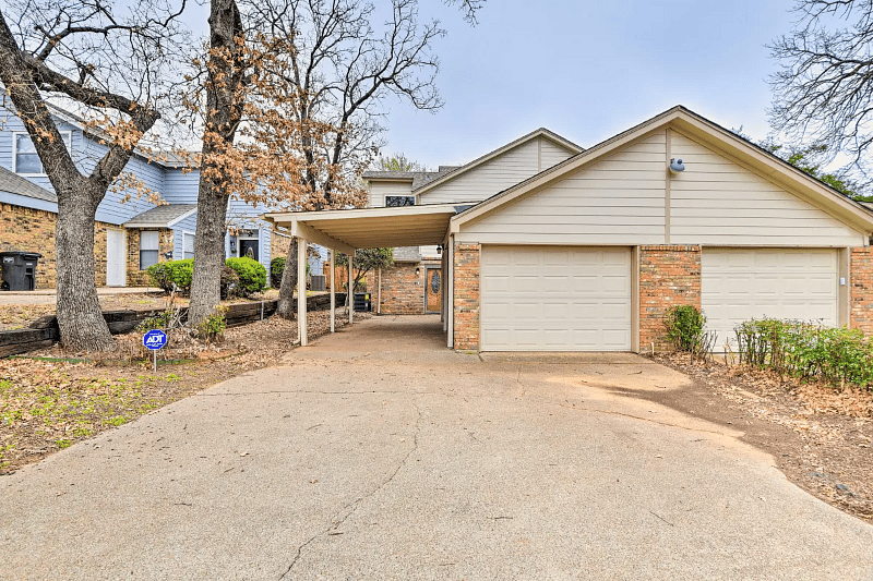 One car Garage (un-attached).  Ample parking under carport and in the driveway.  4 spaces total.