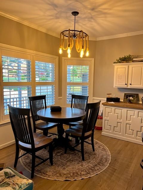 This is another photo taken from a different angle to show the eating space off the kitchen.  Available as common space.
