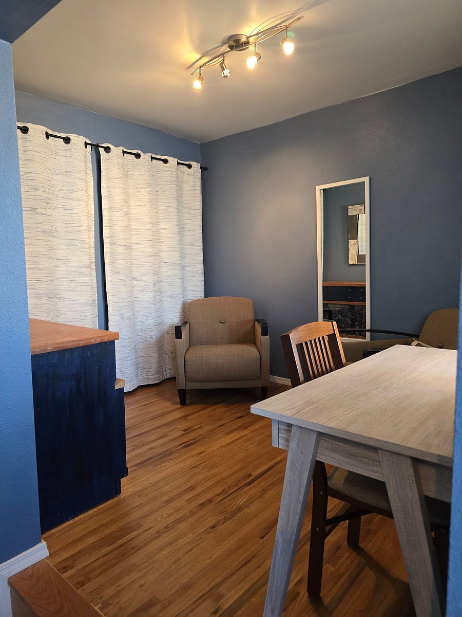 Den space in Bedroom 2