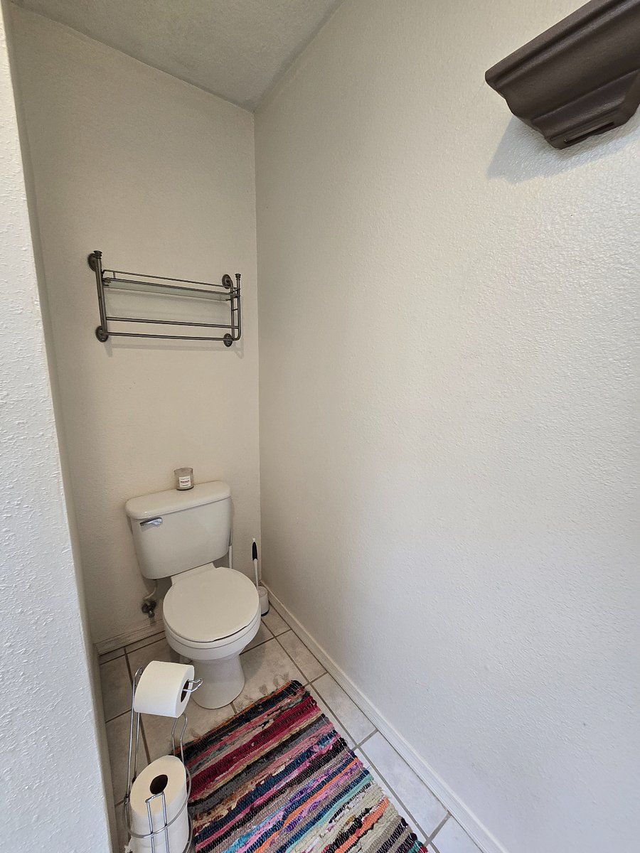 Toilet for bedroom 3