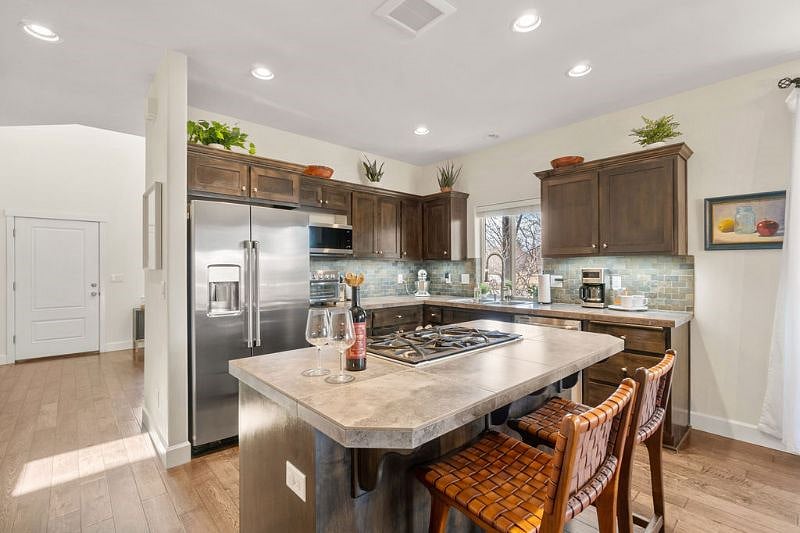Aspiring chef or professional chef, you will feel at home in this kitchen.