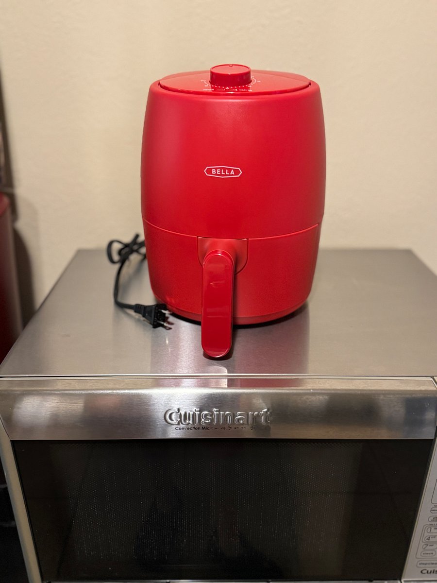 Oven fryer just spray grate set timer and cook. Please clean after each use