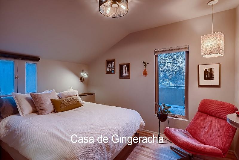 2nd Bedroom.