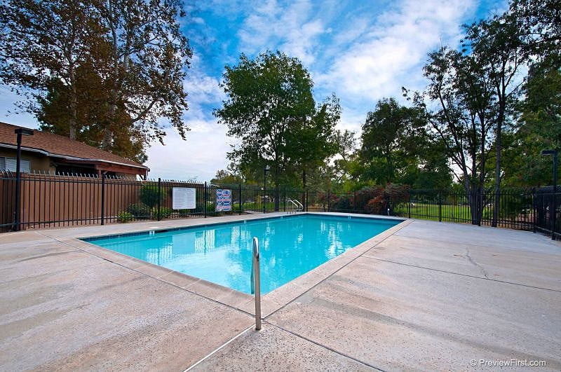 Furnished Finder property 512604_1 photo 11