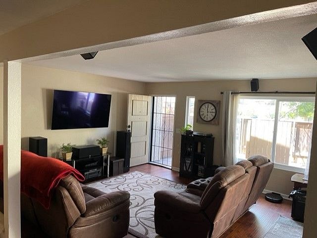 Furnished Finder property 512604_1 photo 8