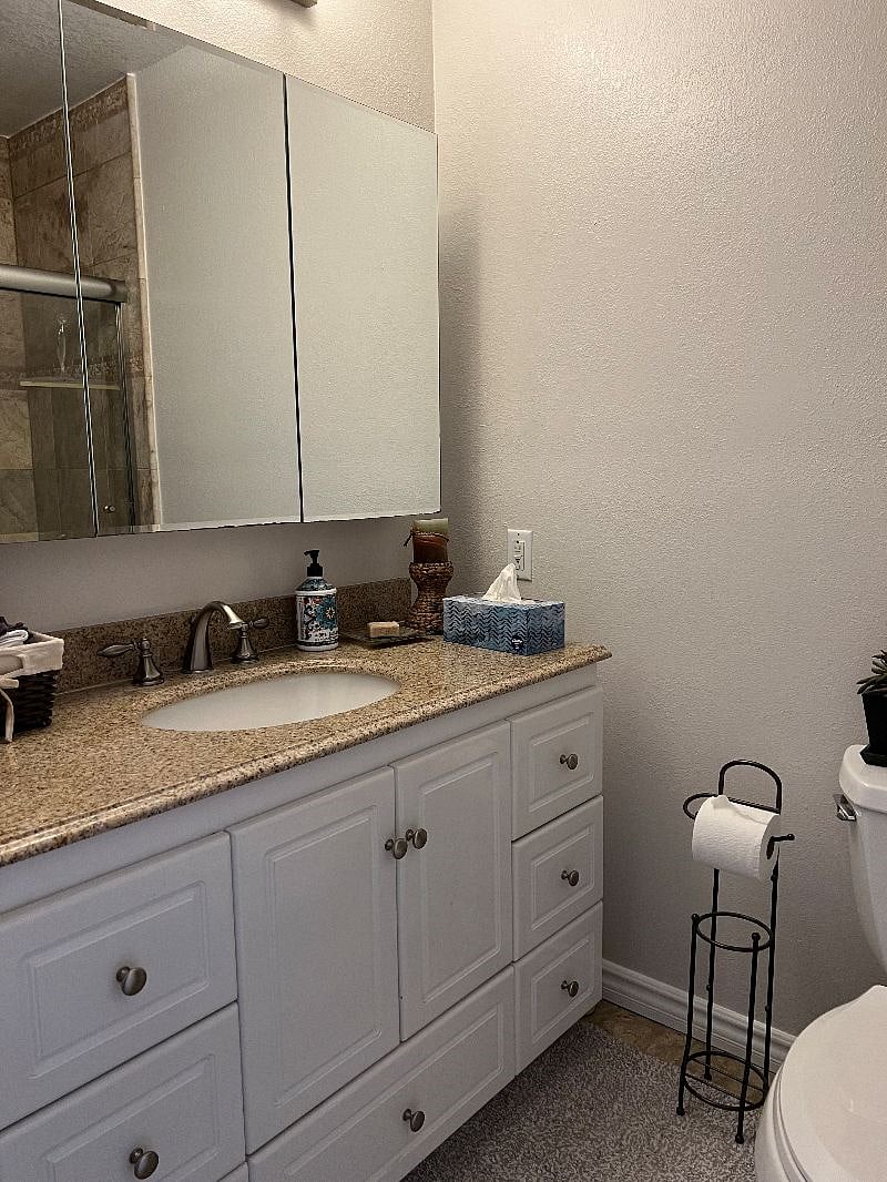 Shared bath with tub