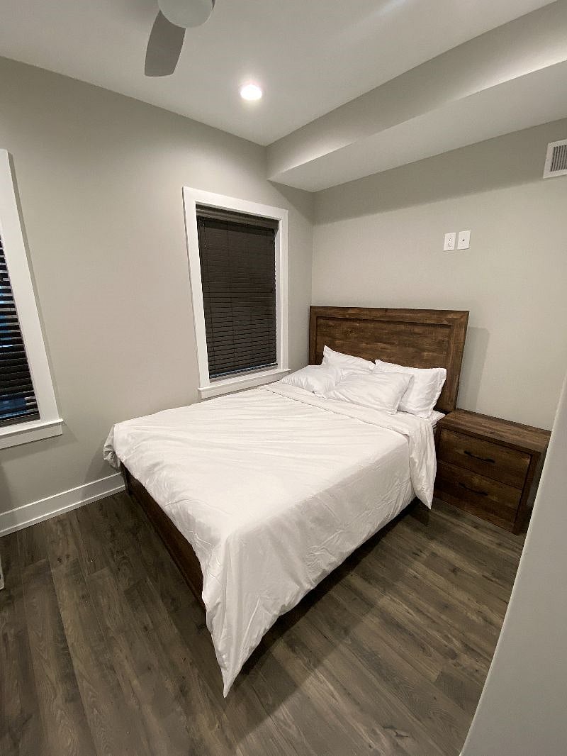 Back 2nd floor bedroom
