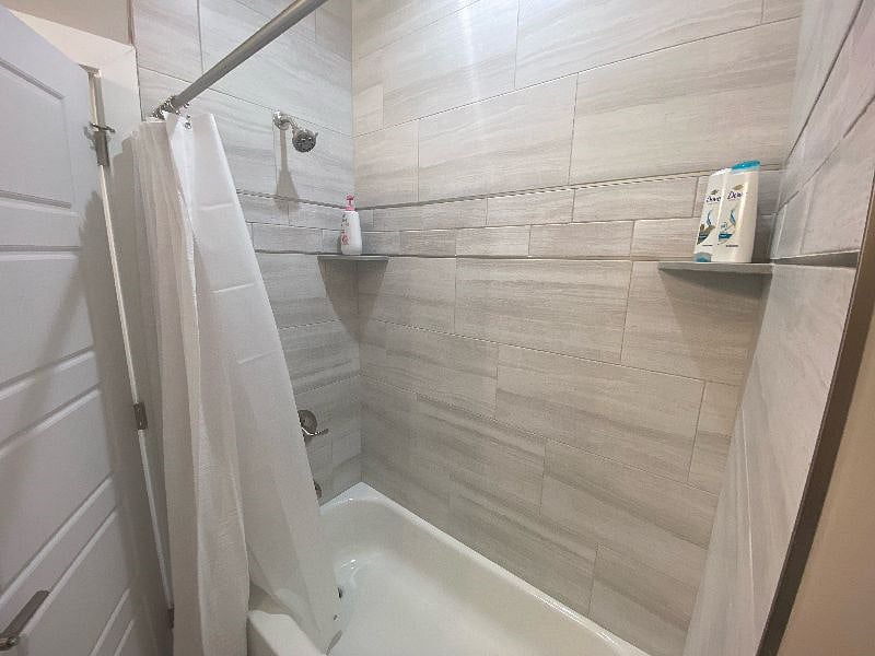 2nd floor shared bathroom
