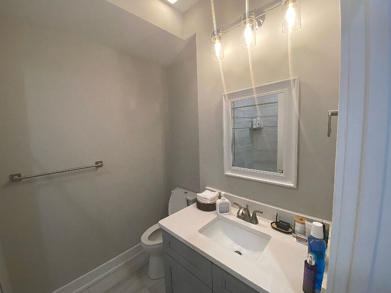 2nd floor shared bathroom