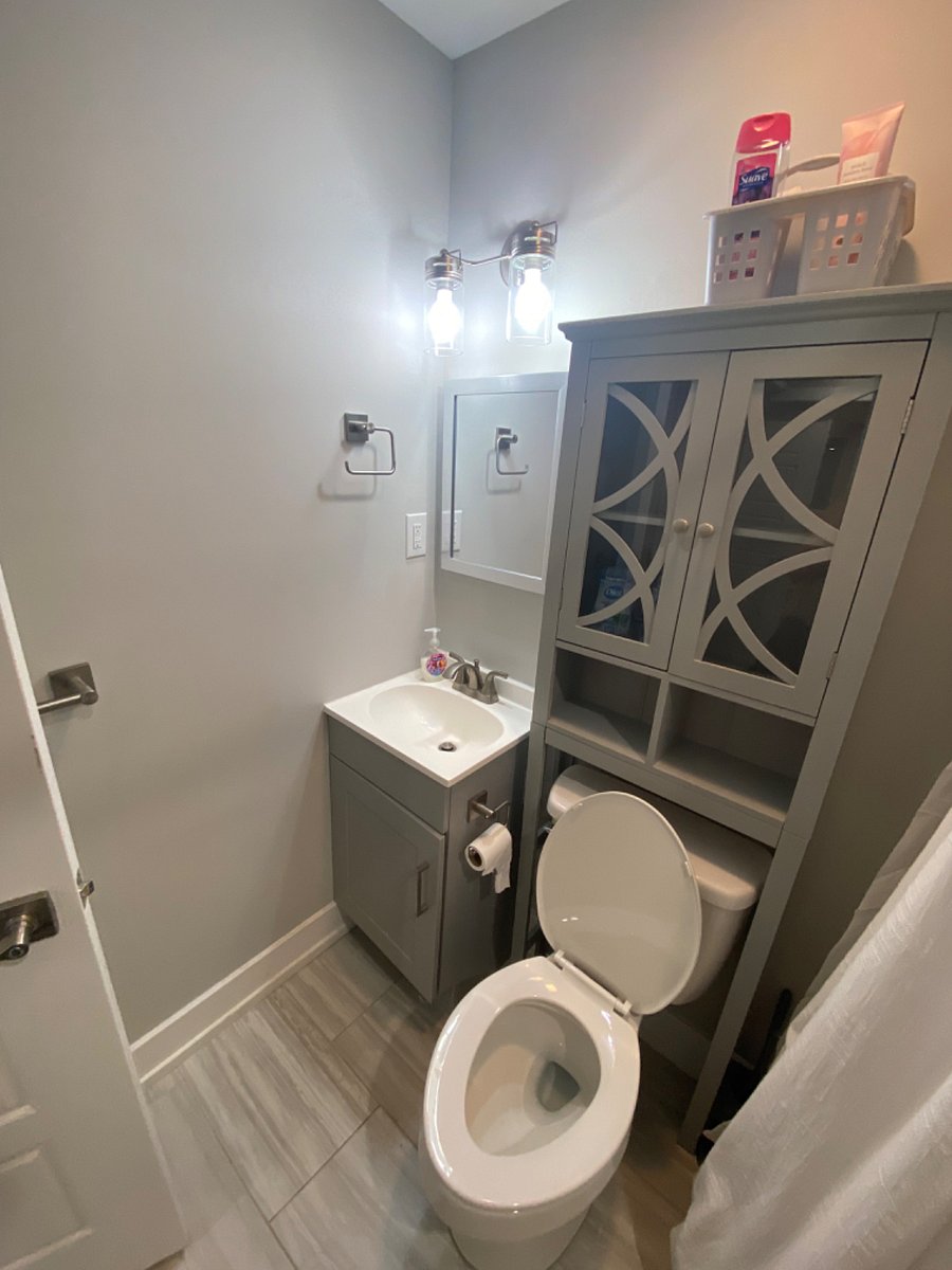 Ground room private bathroom
