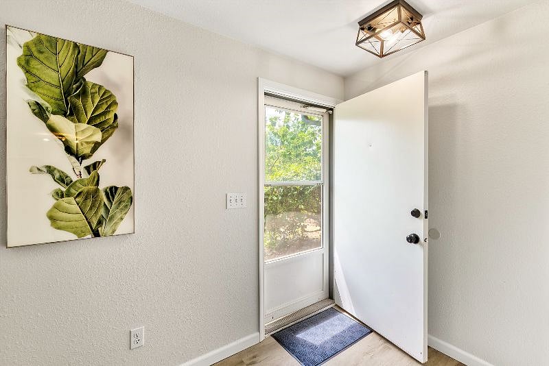 Furnished Finder property 512884_1 photo 13