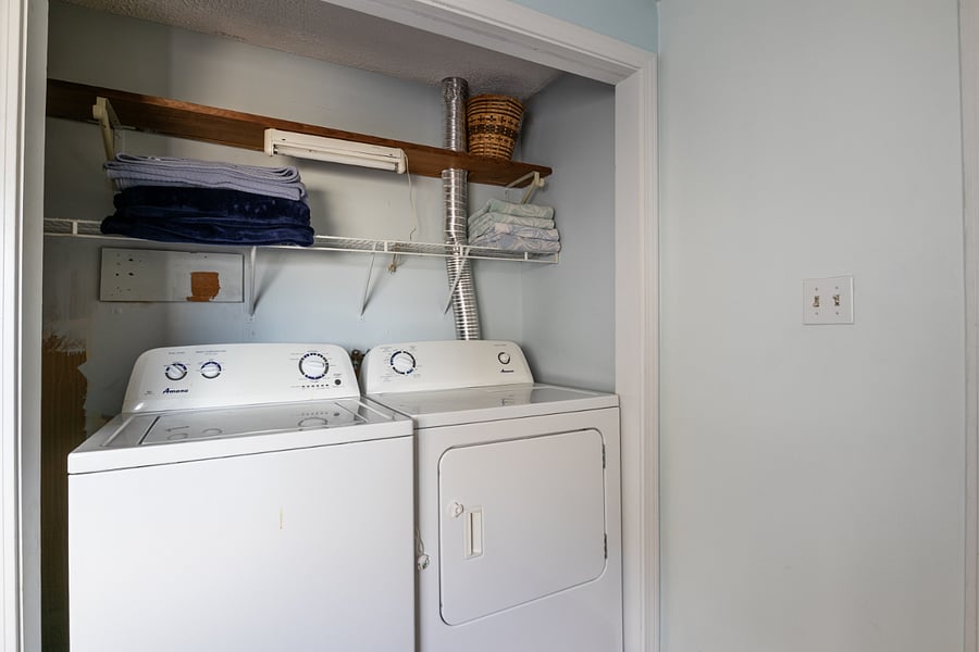 Second floor laundry/twin bedroom