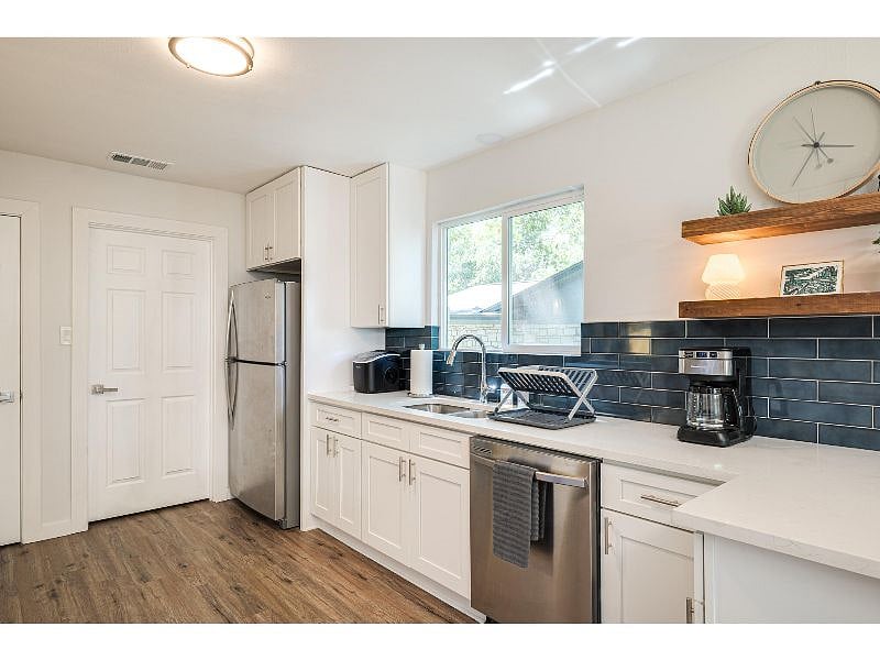 Furnished Finder property 513060_1 photo 14