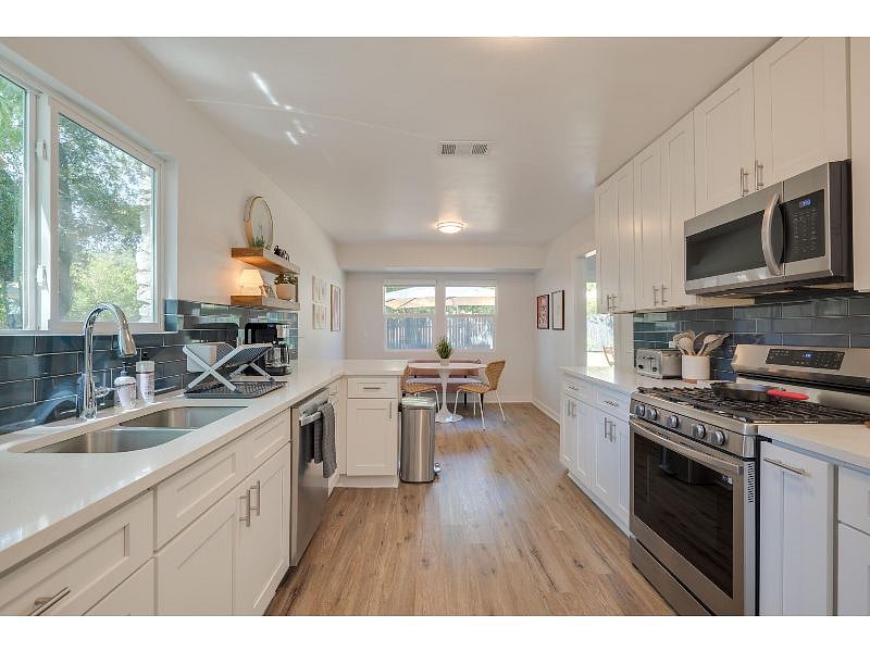 Furnished Finder property 513060_1 photo 12