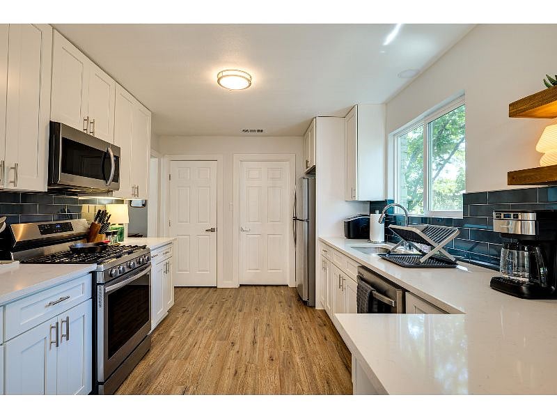 Furnished Finder property 513060_1 photo 15