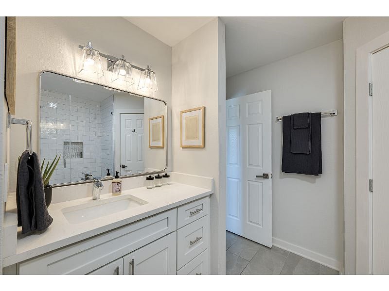 Furnished Finder property 513060_1 photo 24