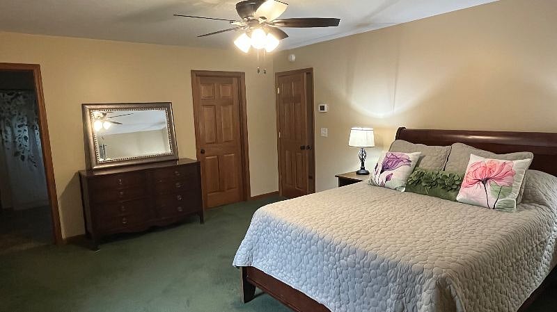 Master Bedroom--Queen bed