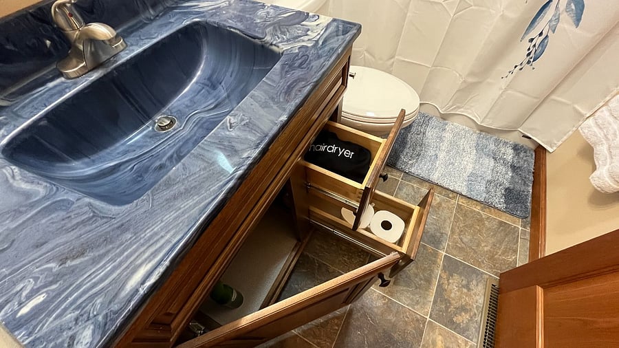 Main bathroom--hair dryer provided.