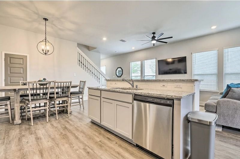 Furnished Finder property 513461_1 photo 12