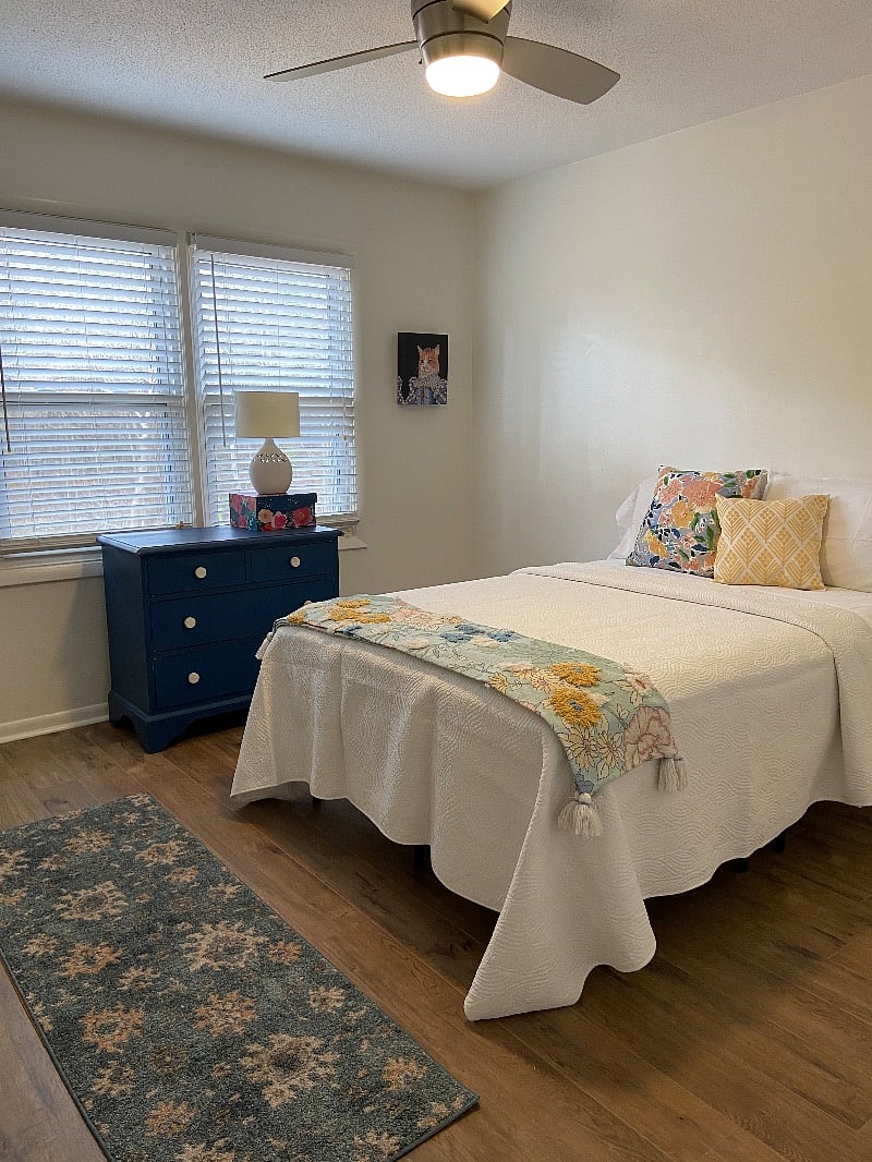 2nd Bedroom Full size bed