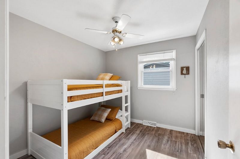 2 Twin Bunkbeds