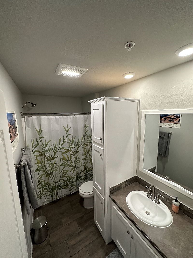 Private Full Bathroom
