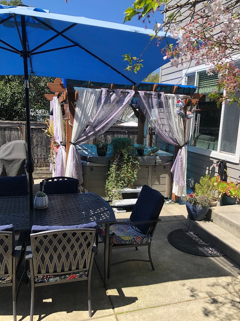 Access to the hot tub and back yard seating and a gas BBQ grill.