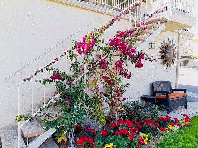 Beautiful colors, flowers & landscaping thru-out entire community.