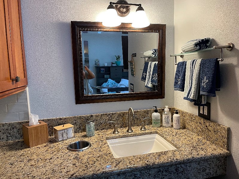 Nice vanity sink area