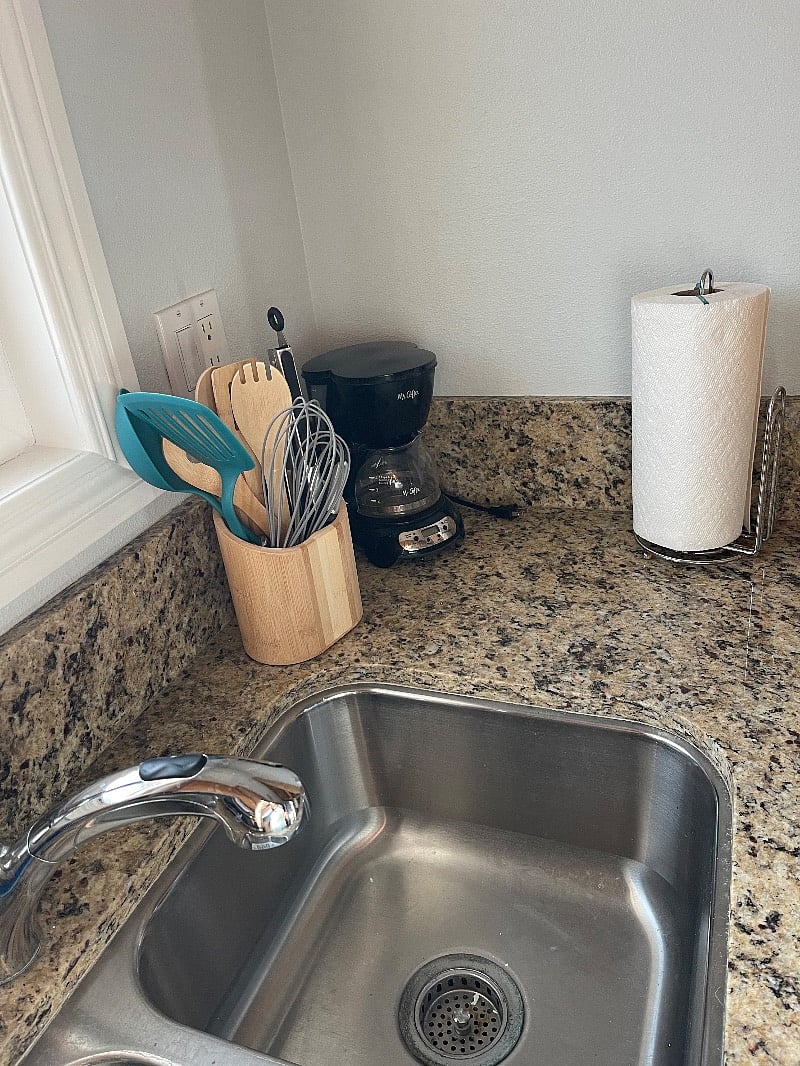 Kitchenette included double sink, microwave, electric double burner, air fryer/toaster oven, coffee pot and all necessary kitchen utensils