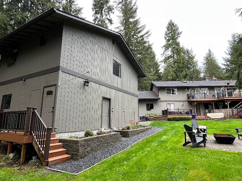 Tenant entrance is the white door on the left side of photo.