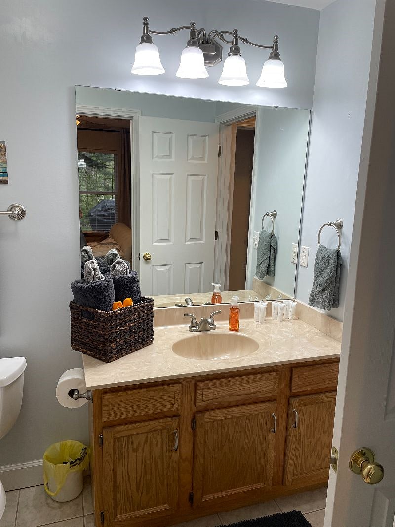Entry from Master and Main unit hallway
