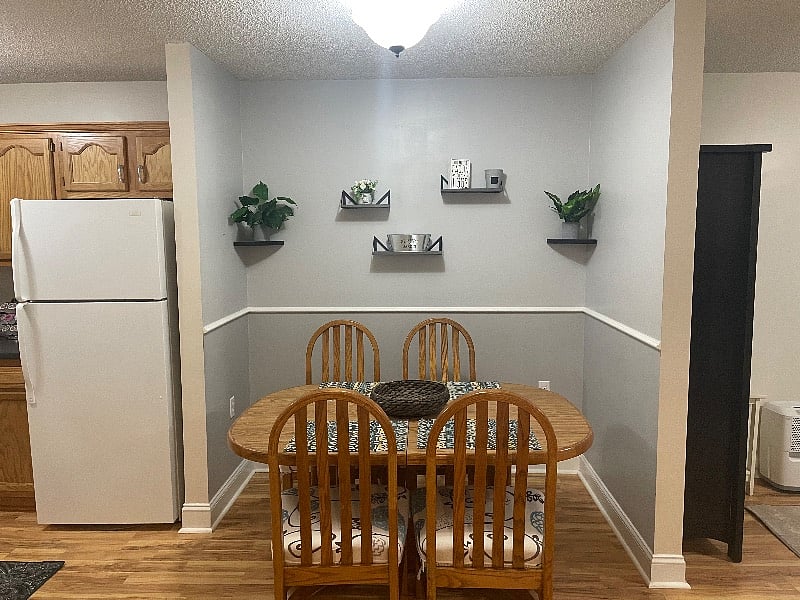 Cute eat in kitchen 