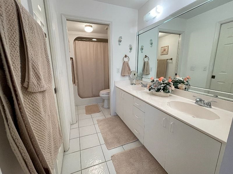 Double Sinks in Primary Suite