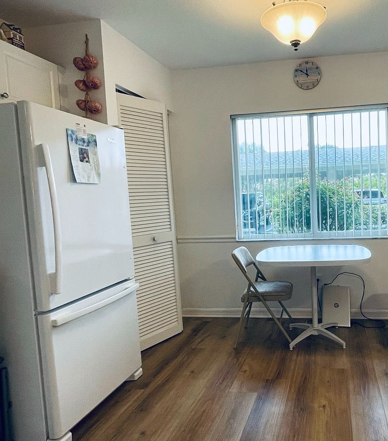 Kitchen Breakfast Area