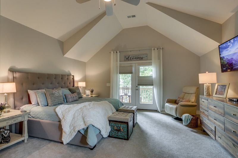 Master Suite with King Size pillow top mattress and high count sheets for an absolute wonderful night sleep. Black out top down bottoms up cellular blings