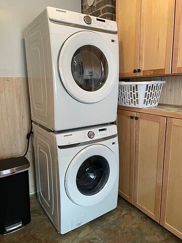 Full size, stackable washer/dryer