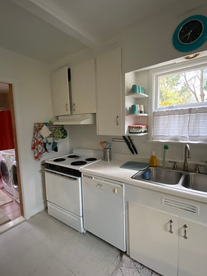 Ample kitchen