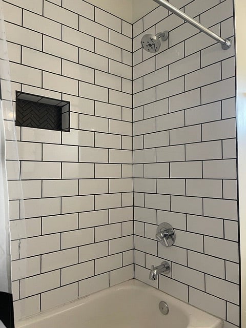 Bathtub/ShowerBed